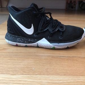 Kyrie 5 basketball shoe